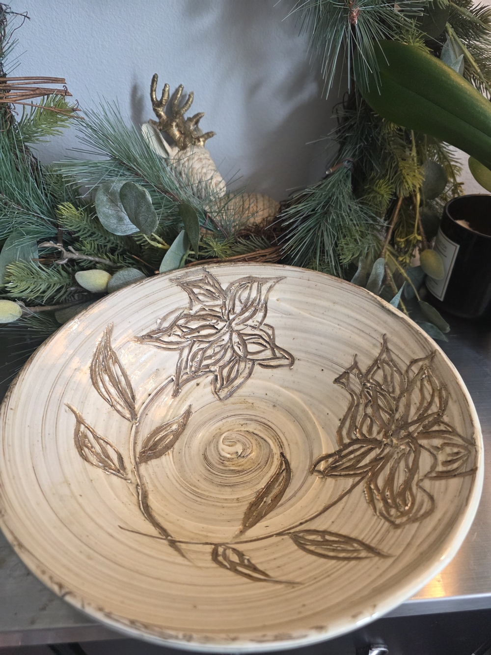 Handcrafted Ceramic Floral Serving Bowl in Cream and Gold